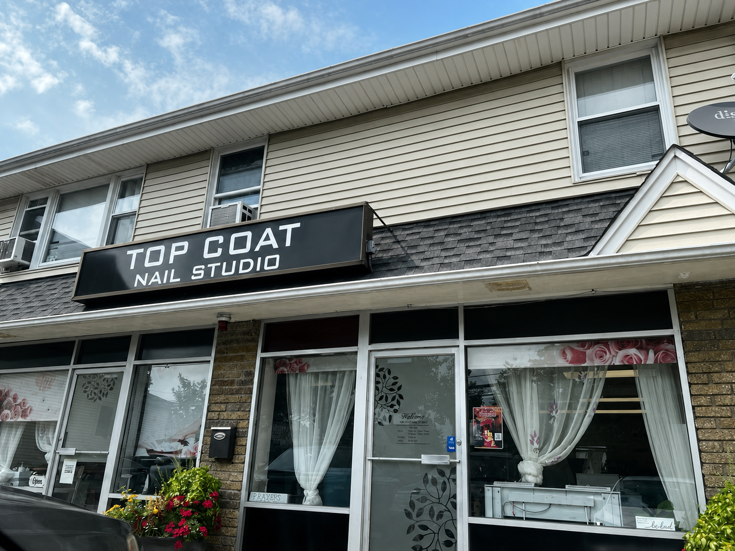 Top Coat Nail Studio storefront at 273 Main Street in New Milford